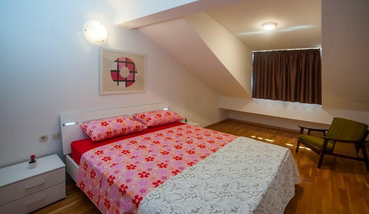 House Koloc Apartment Bol Luaran gambar